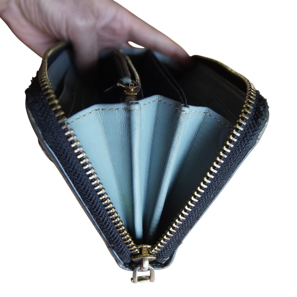Marc Jacobs Wallet Blue Zip Around Pebbled Leather Quiet Luxury Gold Hardware - Picture 12 of 14